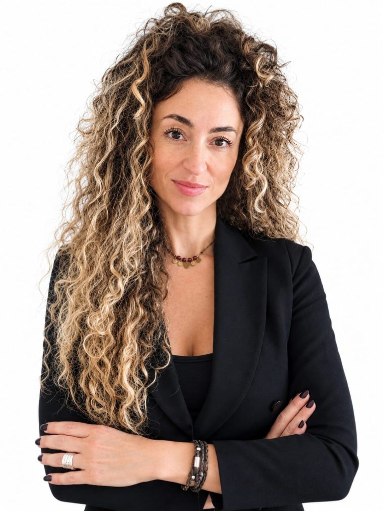 Alexandra Sinausia